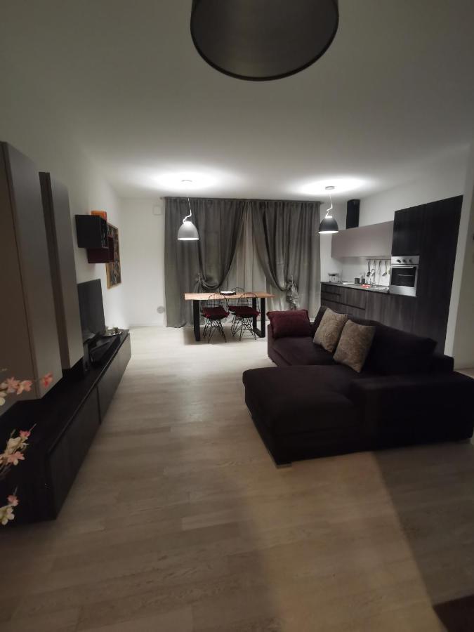 Apartamento La Casa Di Greta Monza Exterior foto